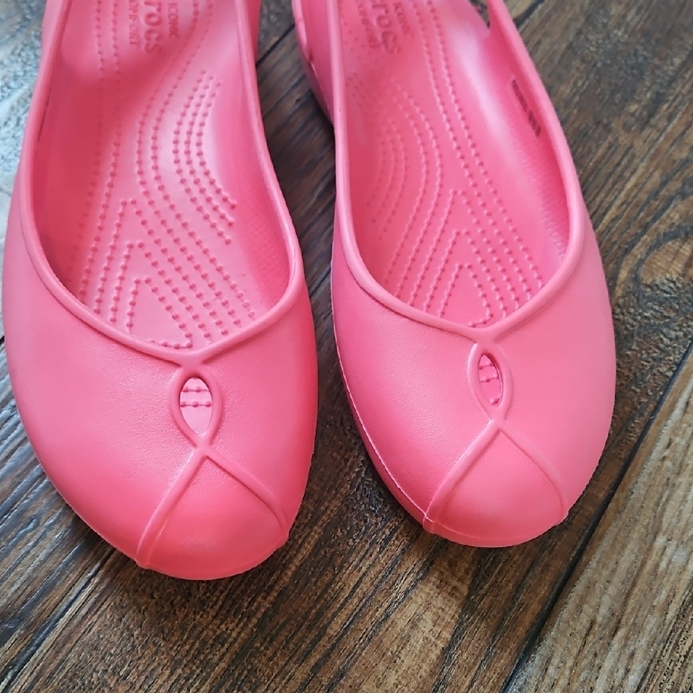 CROCS Women's‎ Bright Coral Slingback Flats - Picture 4 of 12